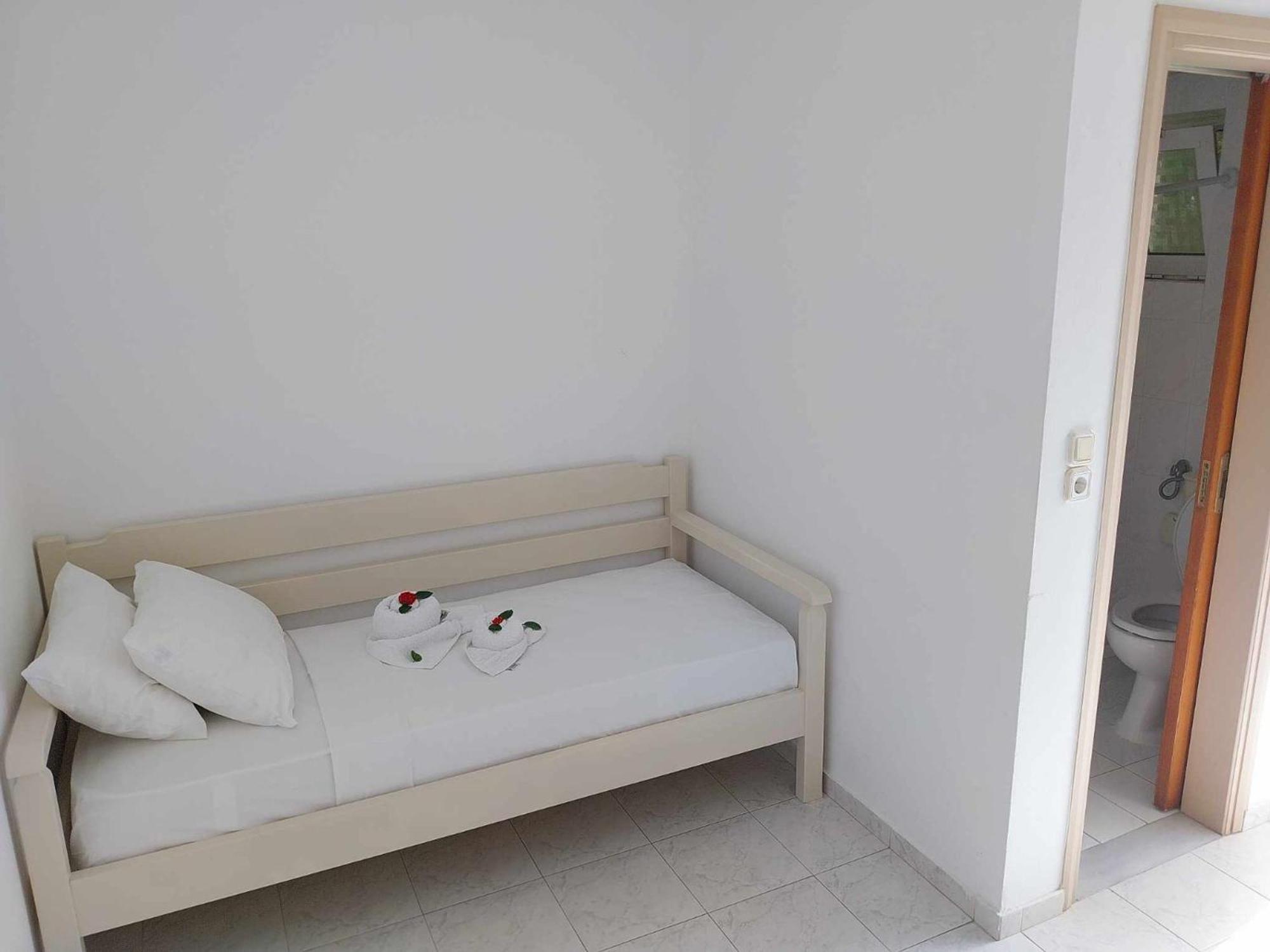 Litinas Apartments With Pool Agia Marina  Exterior photo